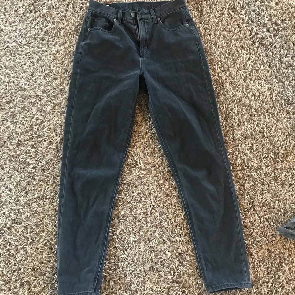 Black American Eagle mom jeans size 0